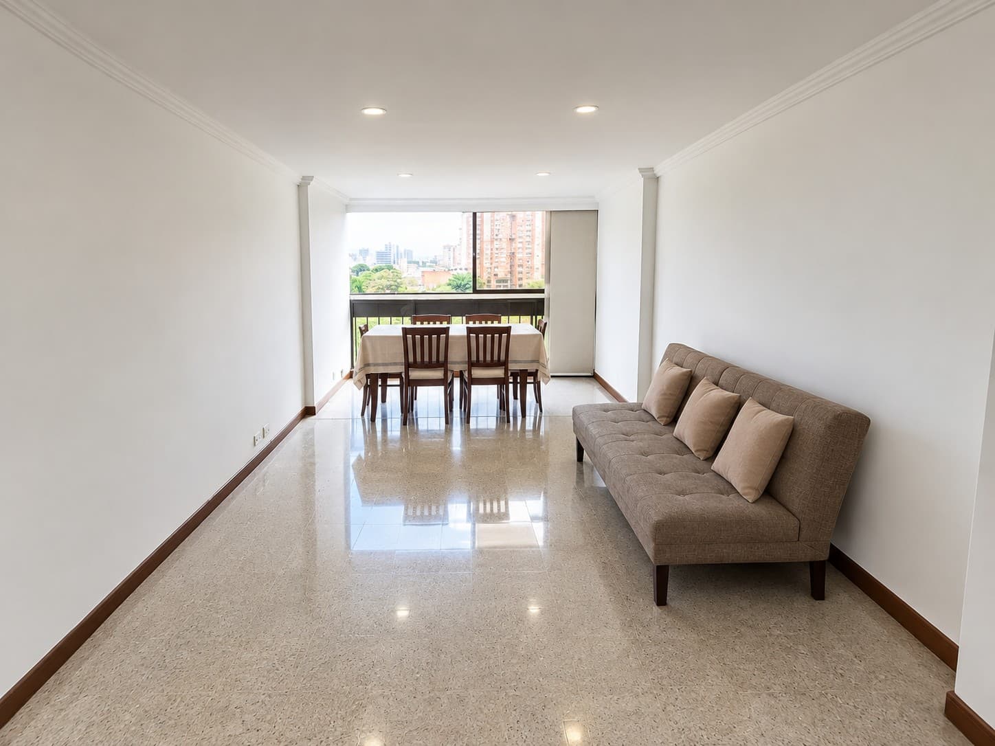 Apartamento en arriendo en Suramericana, Laureles, Medellín — foto 2 de 17