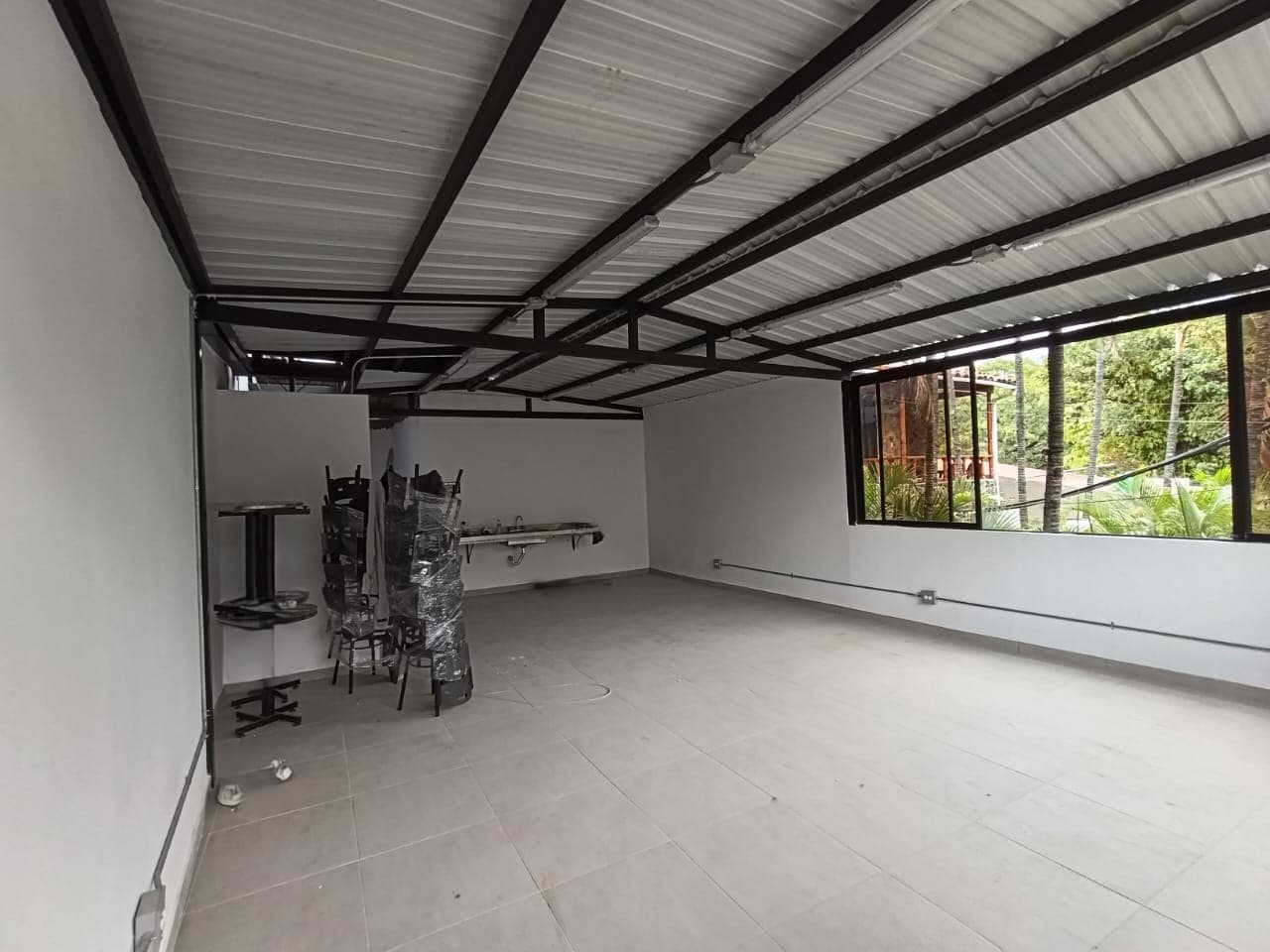 Local en arriendo en Manchester, Bello — foto 3 de 10