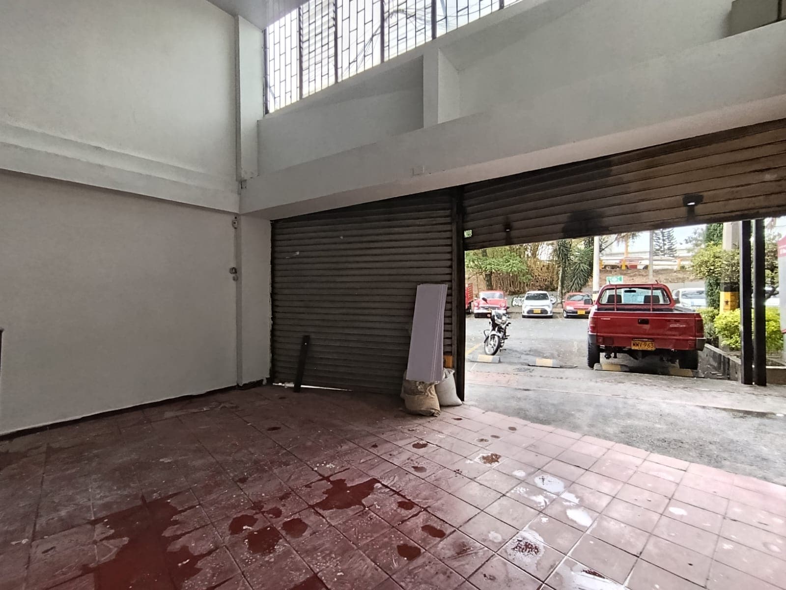 Local en arriendo en Guayabal, Medellín — foto 1 de 14