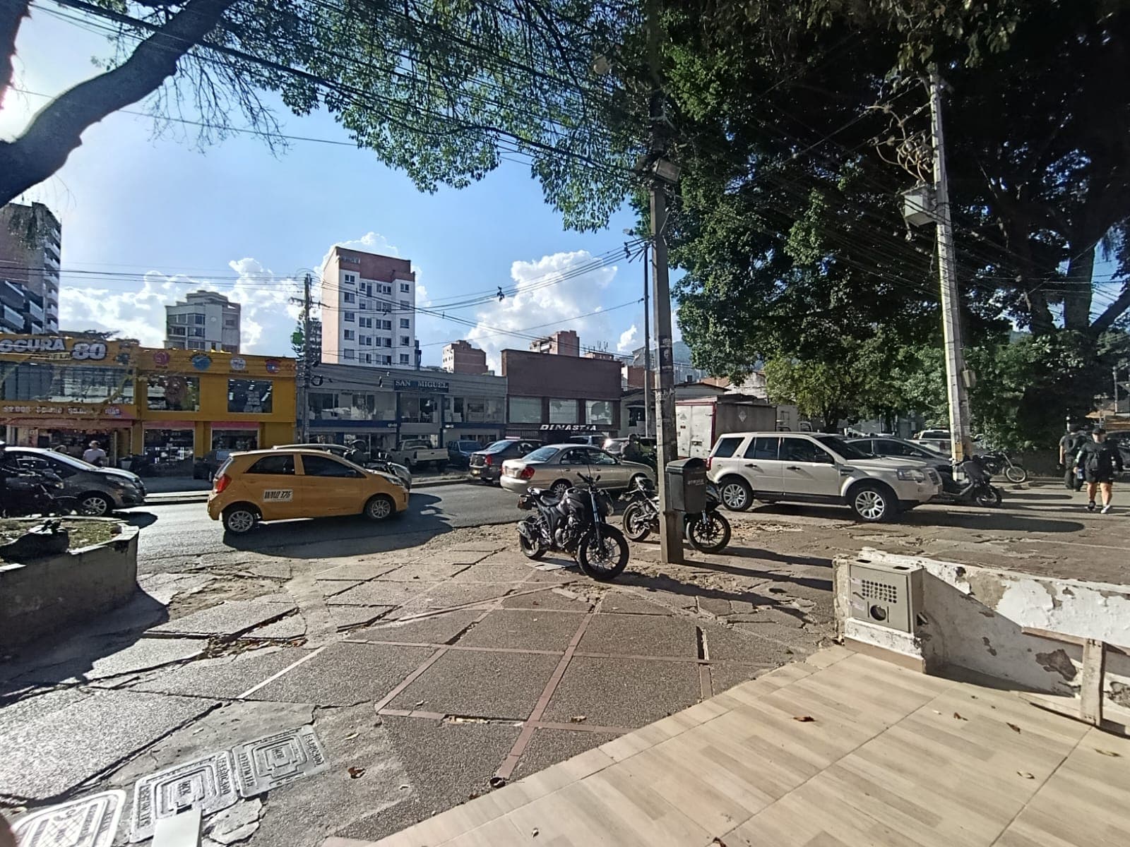Local en arriendo en La Floresta, La America, Medellín — foto 2 de 15