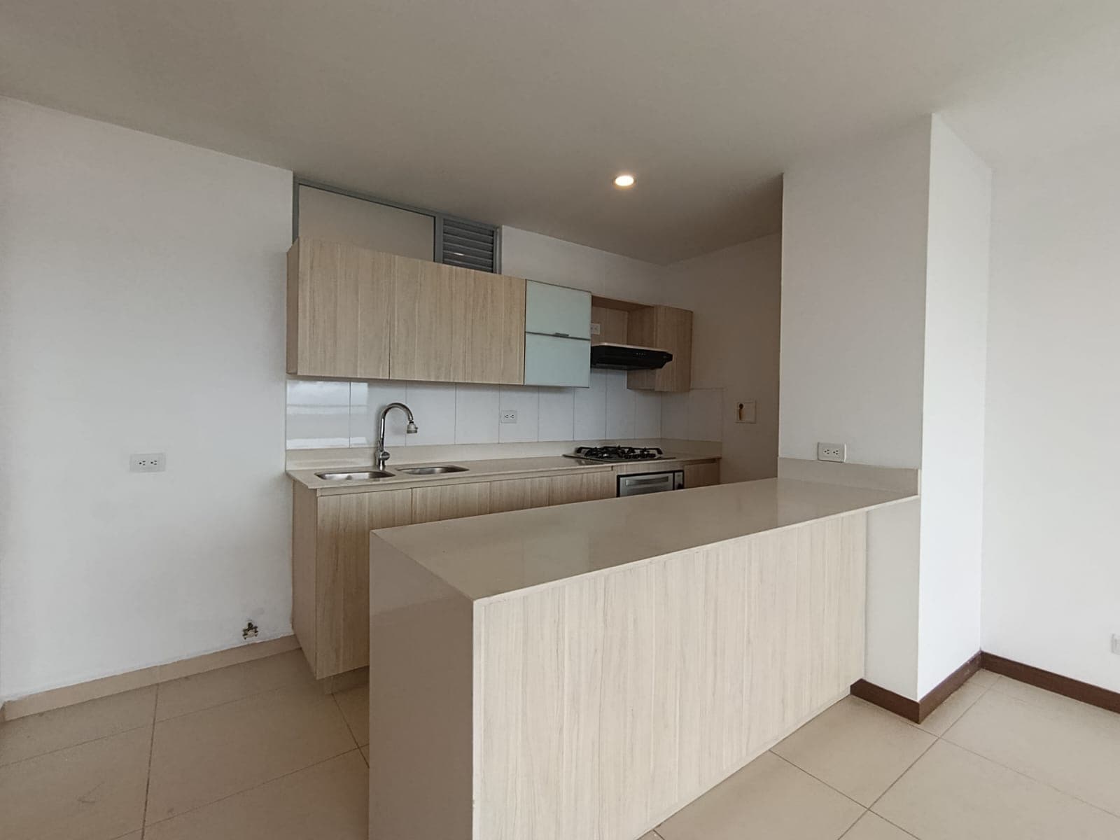 Apartamento en arriendo en La Visitacion Los Gonzalez, El Poblado, Medellín — foto 4 de 16