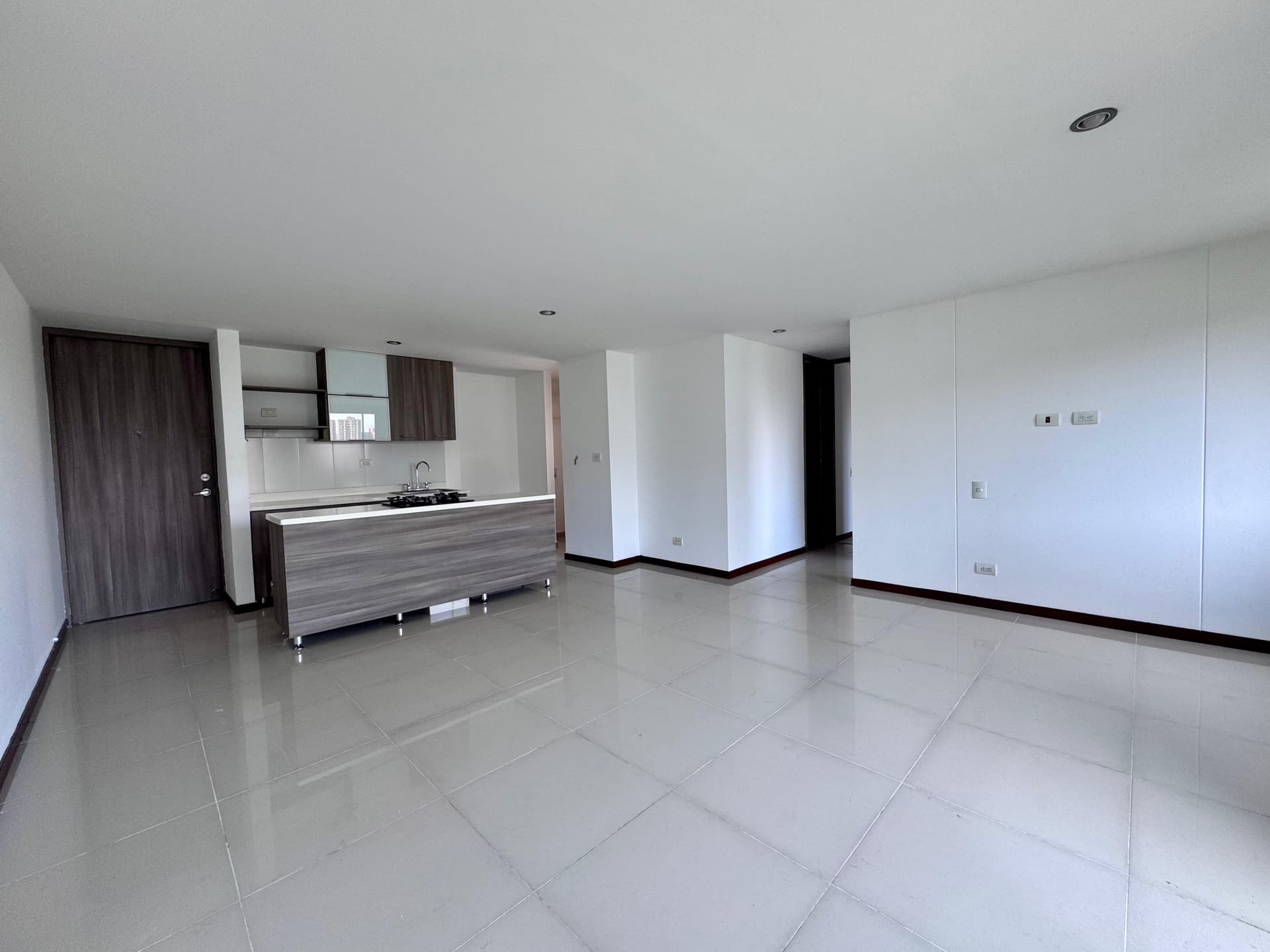 Apartamento en arriendo en La Abadia, Envigado — foto 1 de 17
