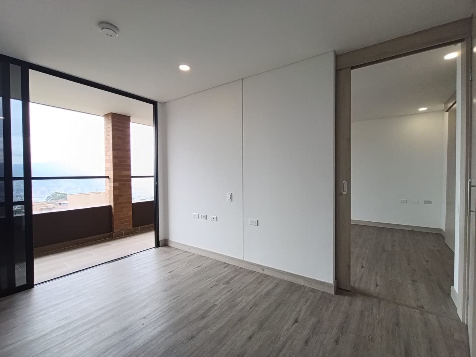 Apartaestudio en arriendo en Loma del Escobero Envigado — foto 2 de 15
