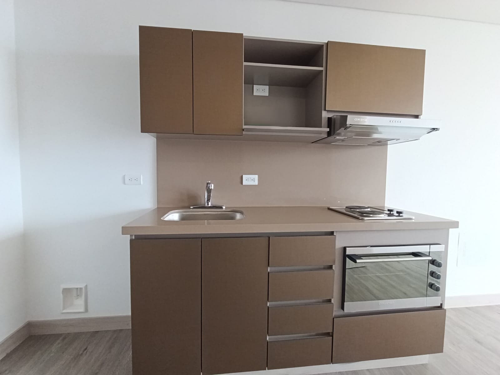 Apartaestudio en arriendo en Loma del Escobero Envigado — foto 3 de 15