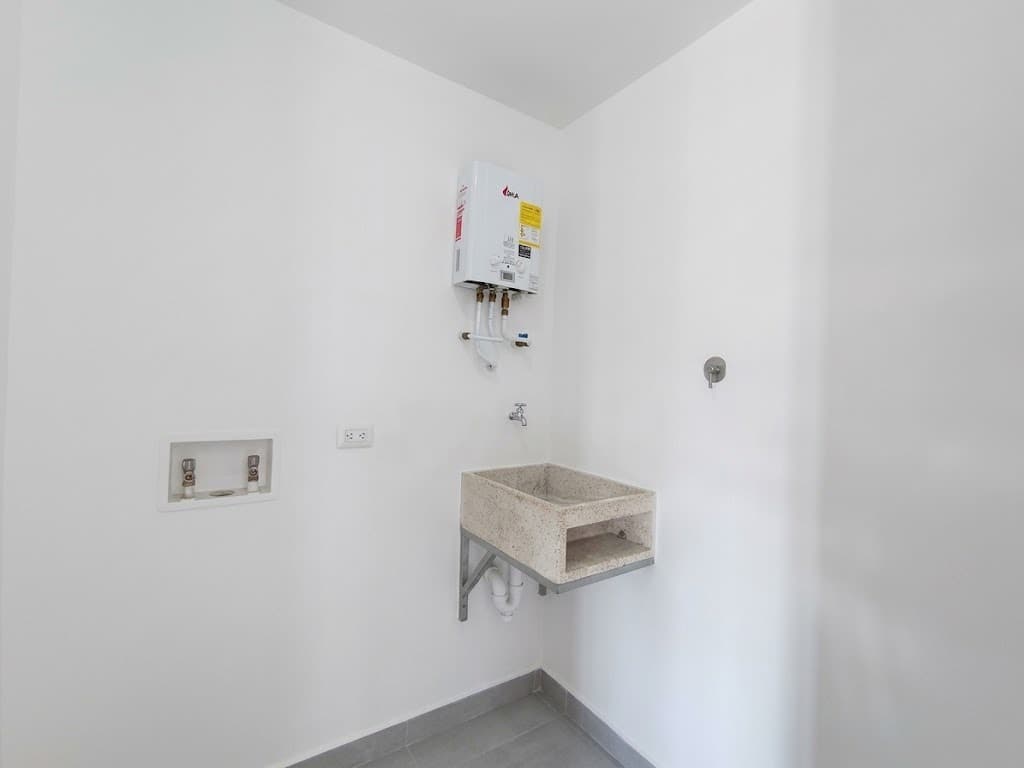 Apartamento en arriendo en Los Pinos, La America, Medellín — foto 5 de 16