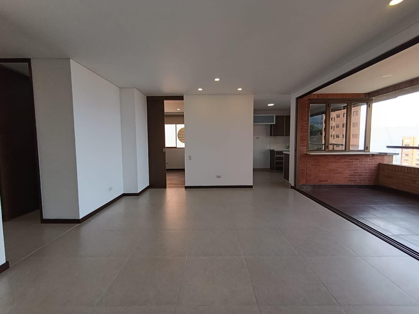 Apartamento en arriendo en La Calera, El Poblado, Medellín — foto 2 de 20
