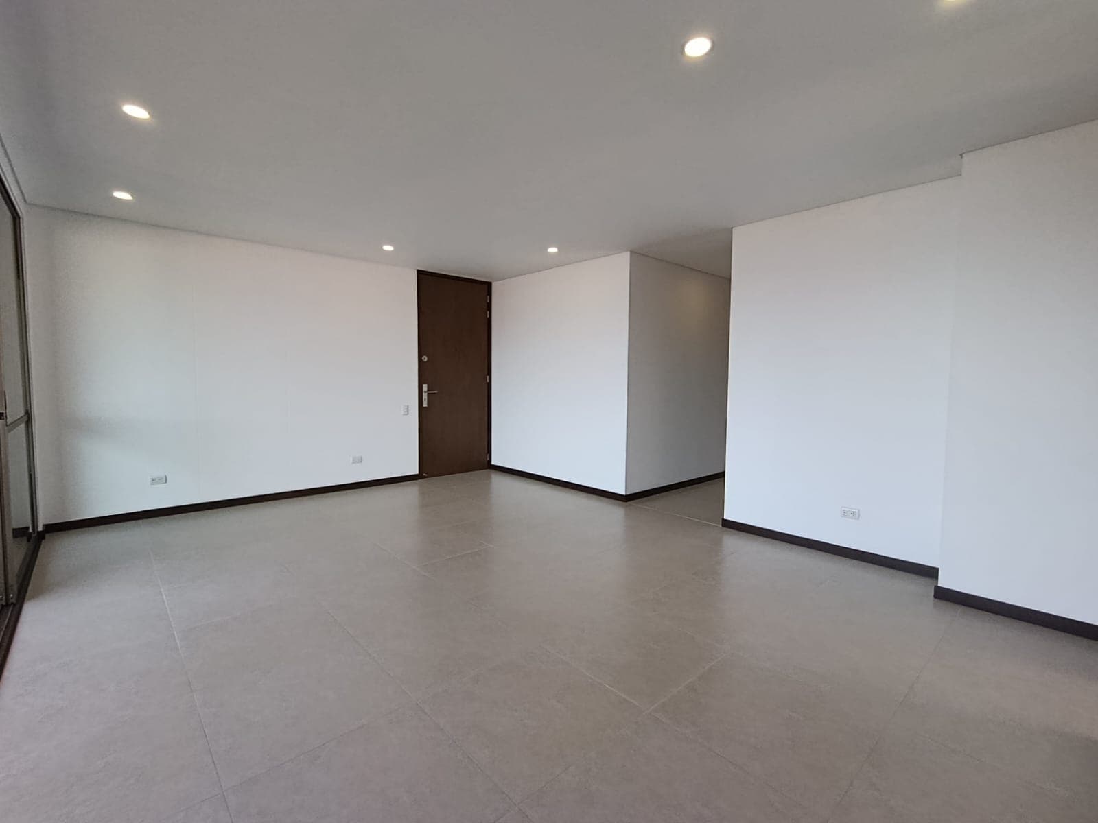 Apartamento en arriendo en La Calera, El Poblado, Medellín — foto 3 de 20