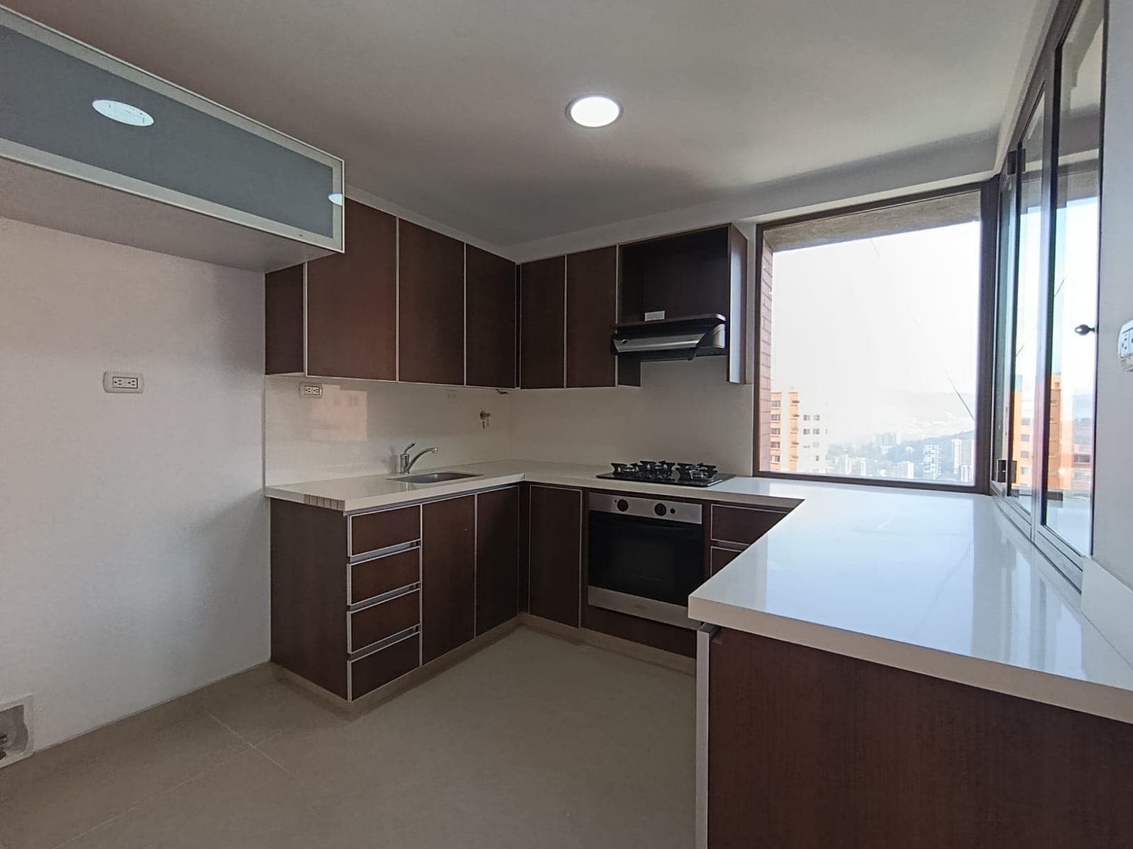 Apartamento en arriendo en La Calera, El Poblado, Medellín — foto 5 de 20