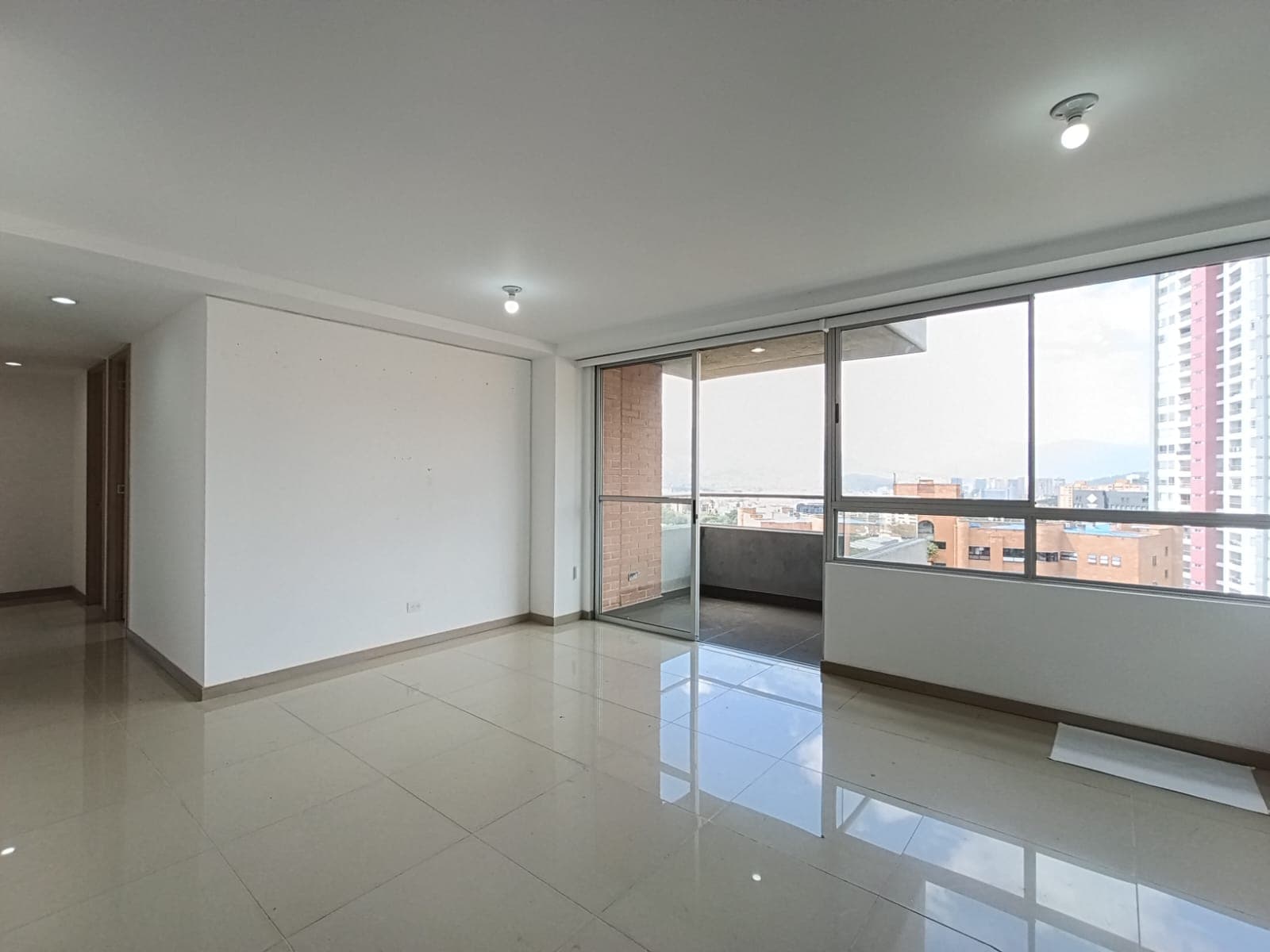 Apartamento en arriendo en Santa María de los Ángeles, El Poblado, Medellín — foto 4 de 18