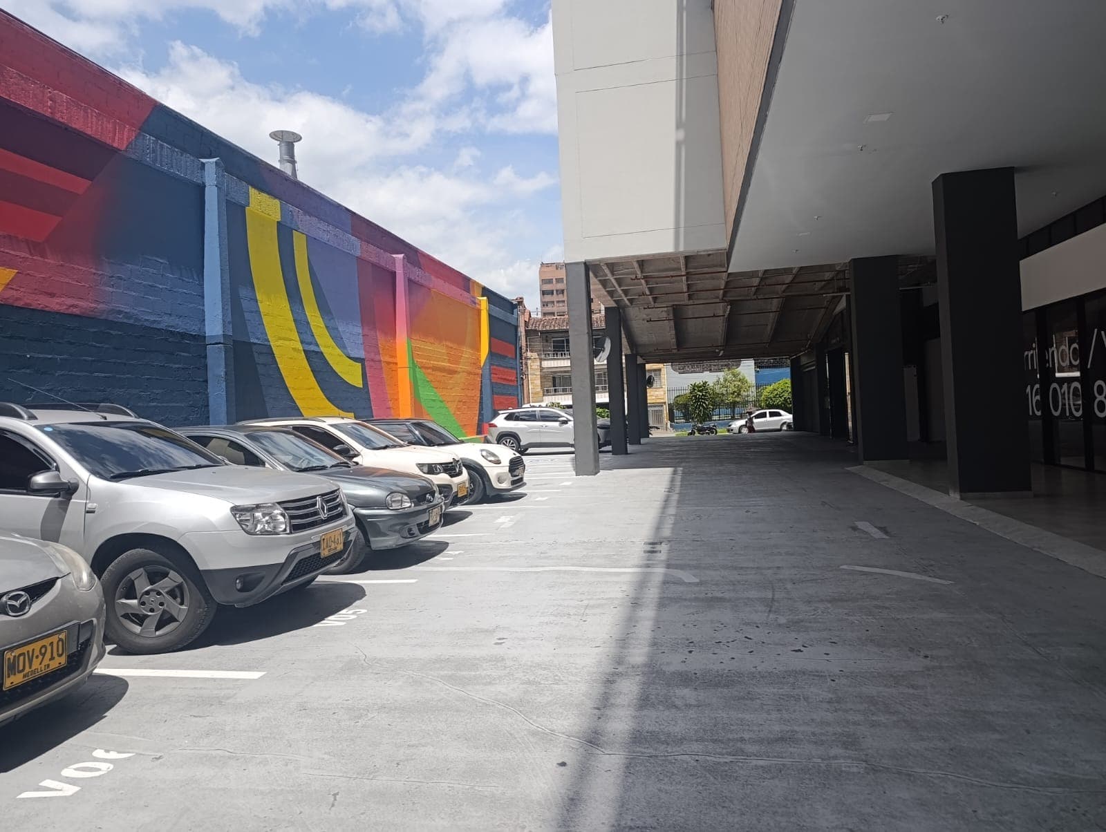 Oficina en arriendo en Los Colores, Laureles, Medellín — foto 3 de 15