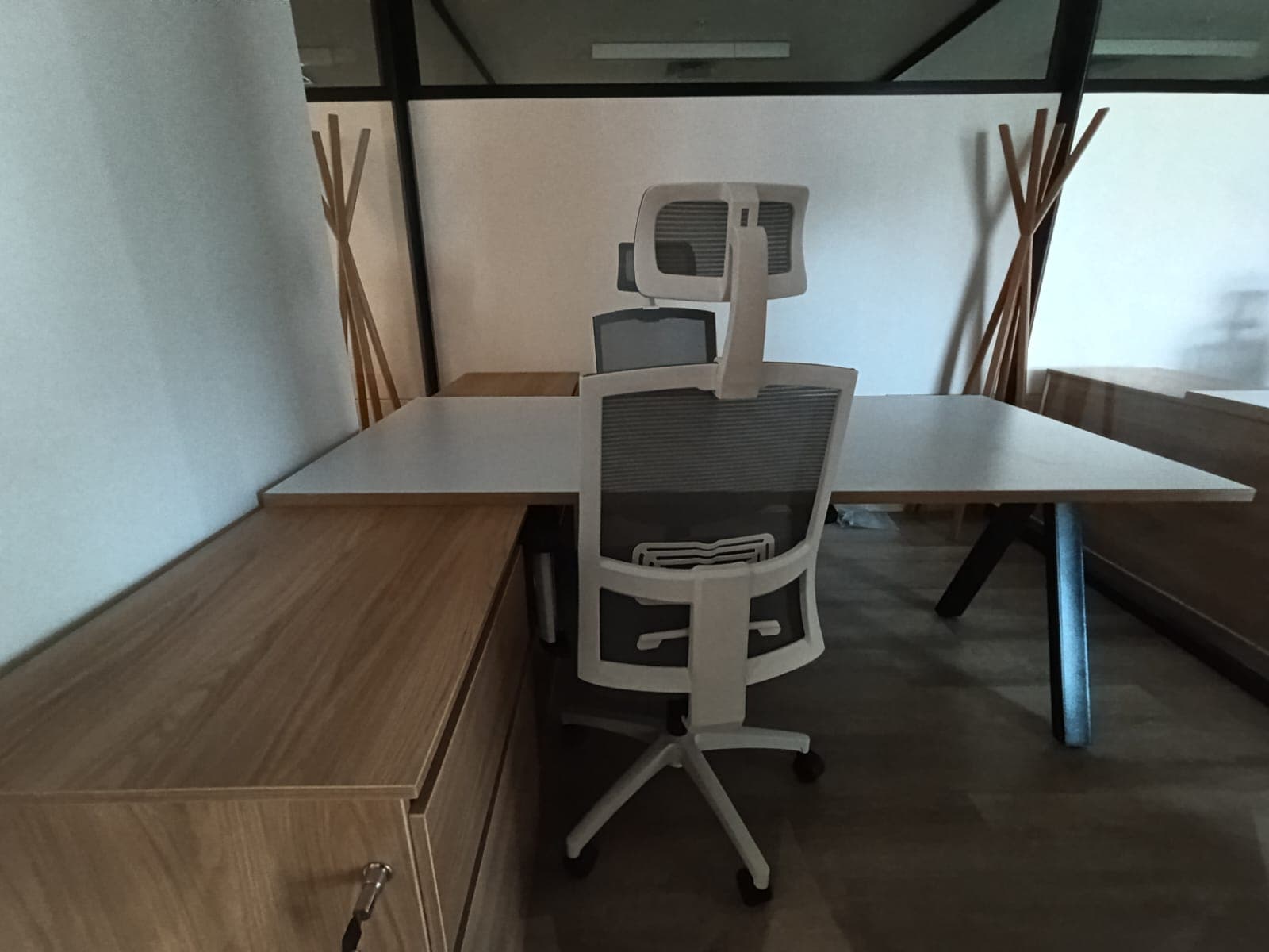 Oficina en arriendo en Los Colores, Laureles, Medellín — foto 3 de 16