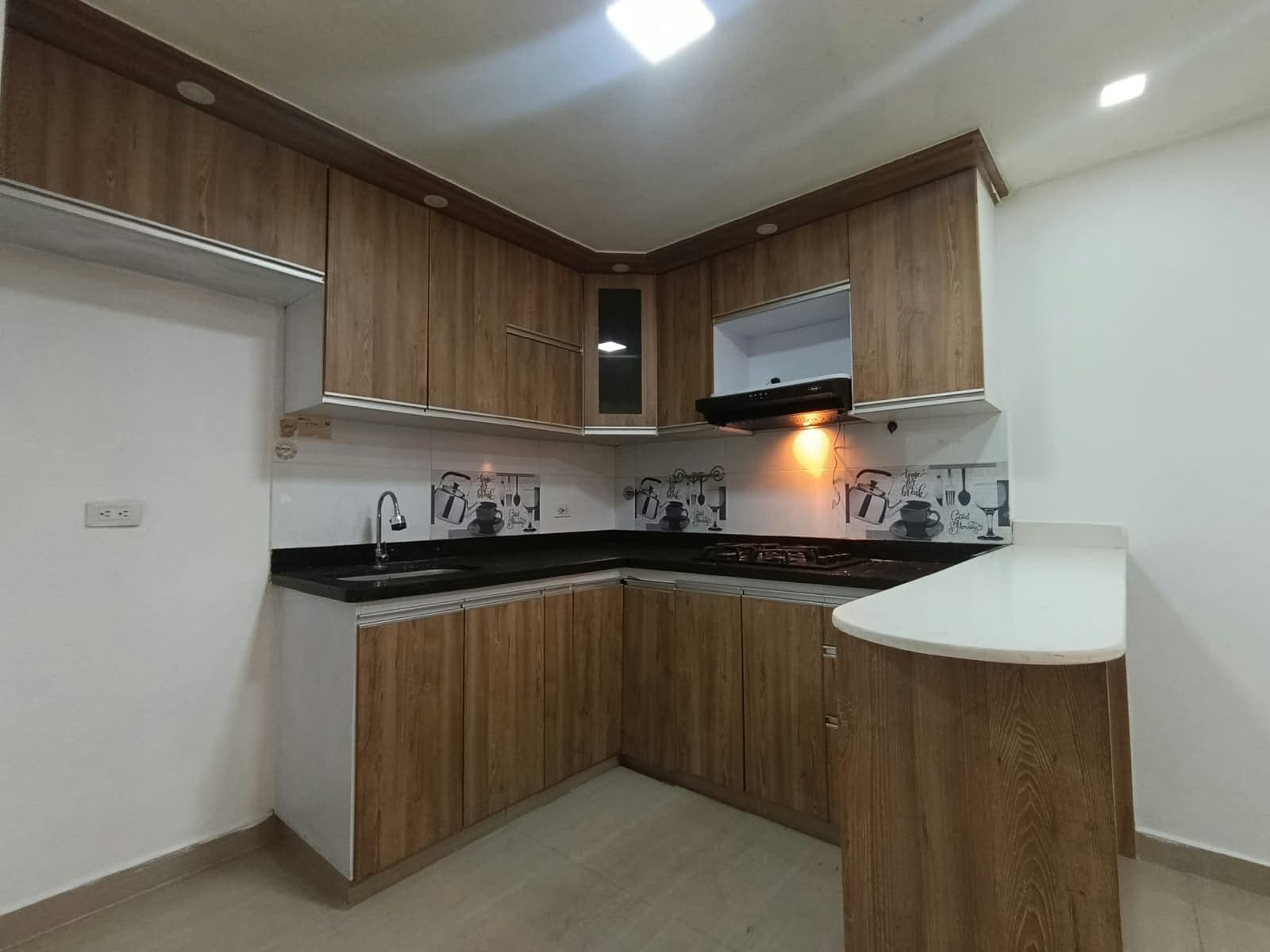Apartamento en arriendo en Cabañas, Bello — foto 2 de 15