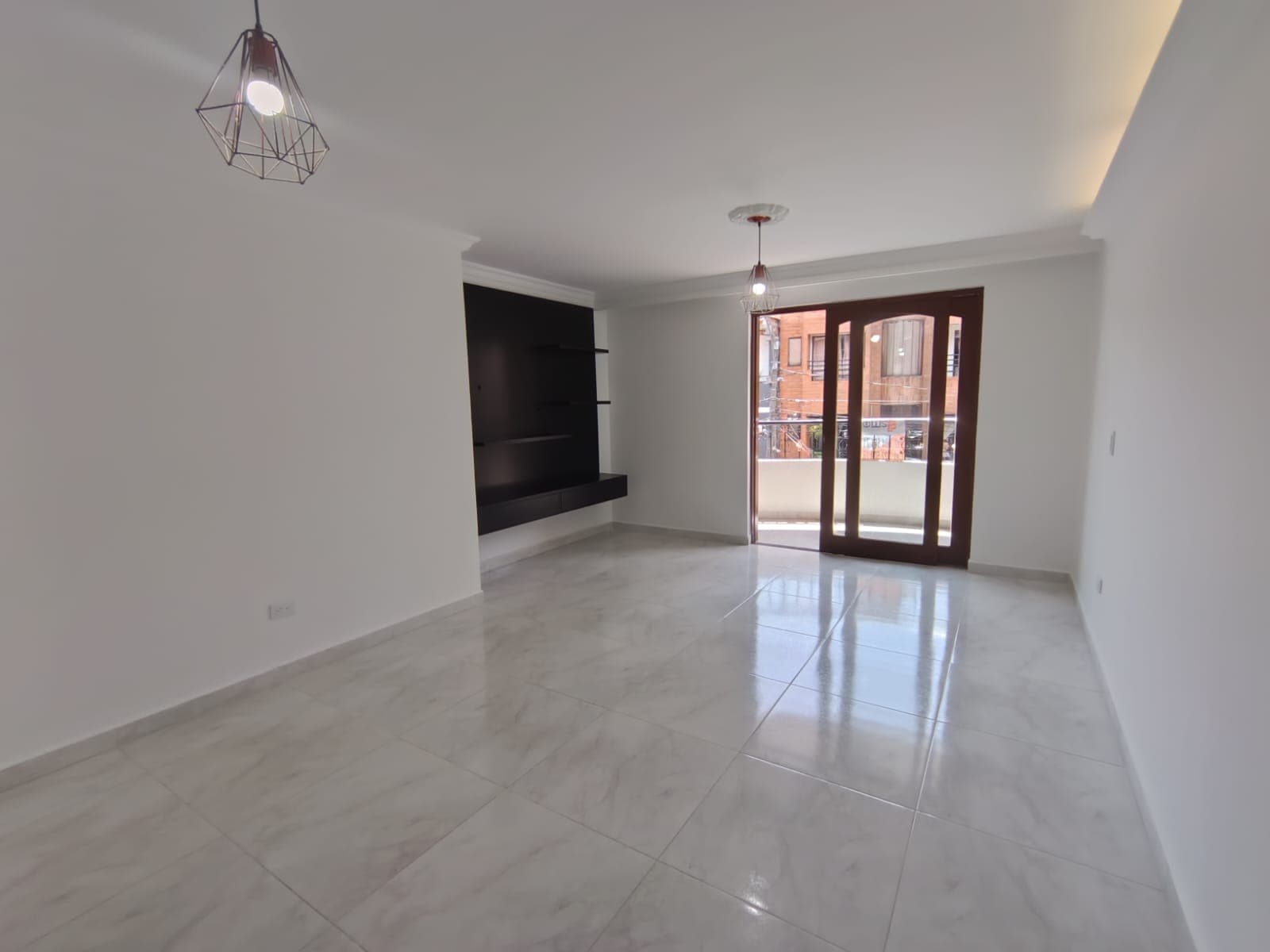 Apartamento en arriendo en La Floresta, La America, Medellín — foto 3 de 16
