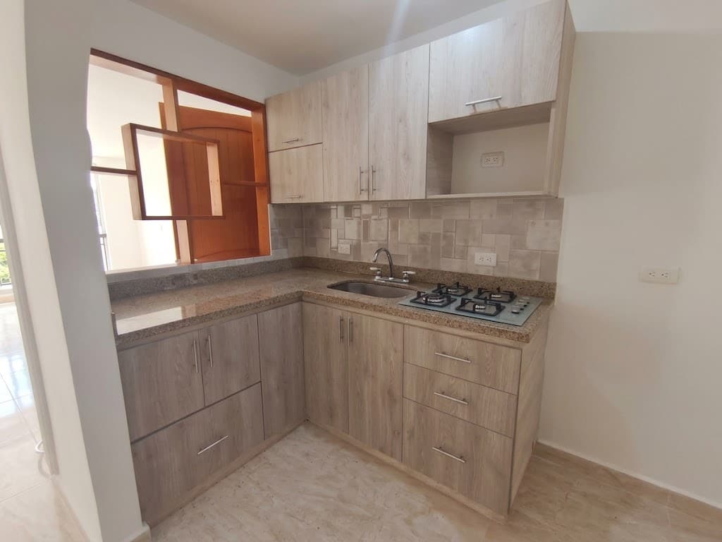 Apartamento en arriendo en La Floresta, La America, Medellín — foto 1 de 11