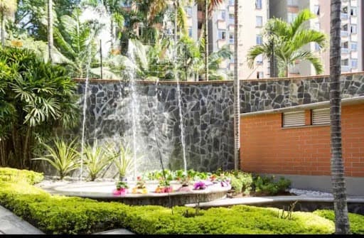 Apartamento en arriendo en Castropol, El Poblado, Medellín — foto 1 de 10