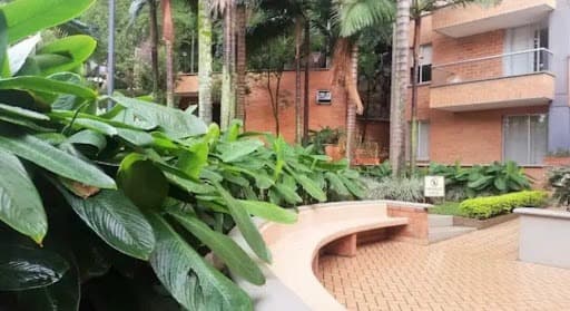 Apartamento en arriendo en Castropol, El Poblado, Medellín — foto 4 de 10