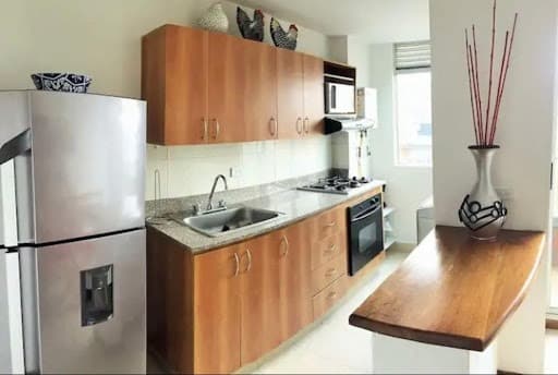 Apartamento en arriendo en Castropol, El Poblado, Medellín — foto 5 de 10