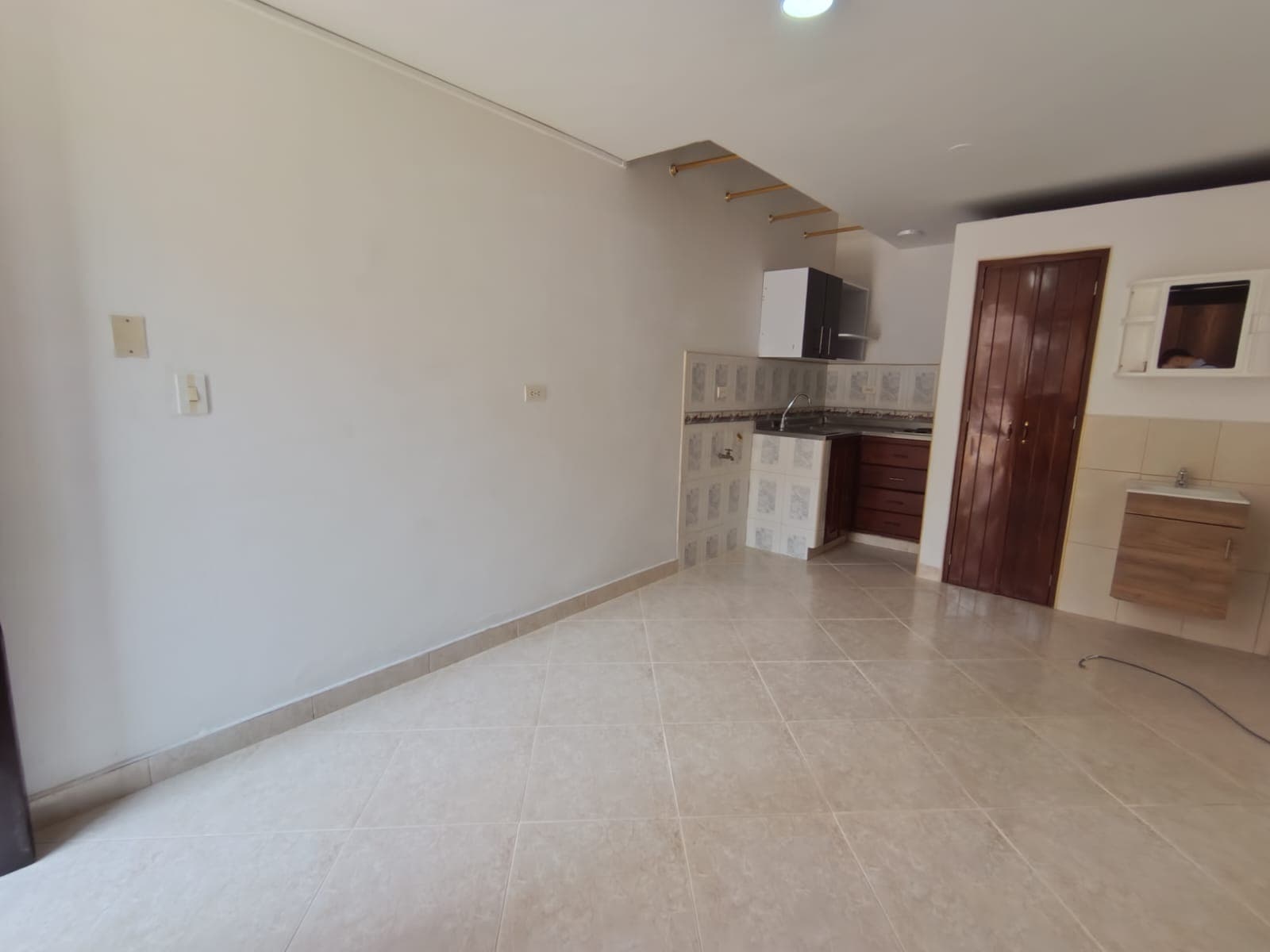 Apartaestudio en arriendo en Santa Mónica, La America, Medellín — foto 1 de 9