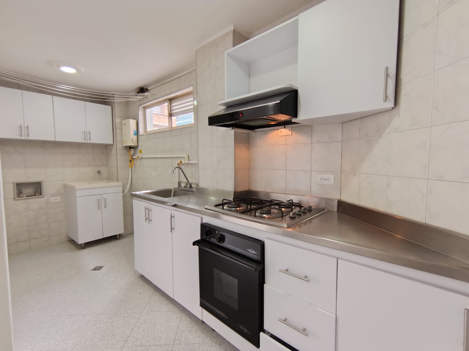 Apartaestudio en arriendo en Las Acacias Laureles, Medellín — foto 1 de 13