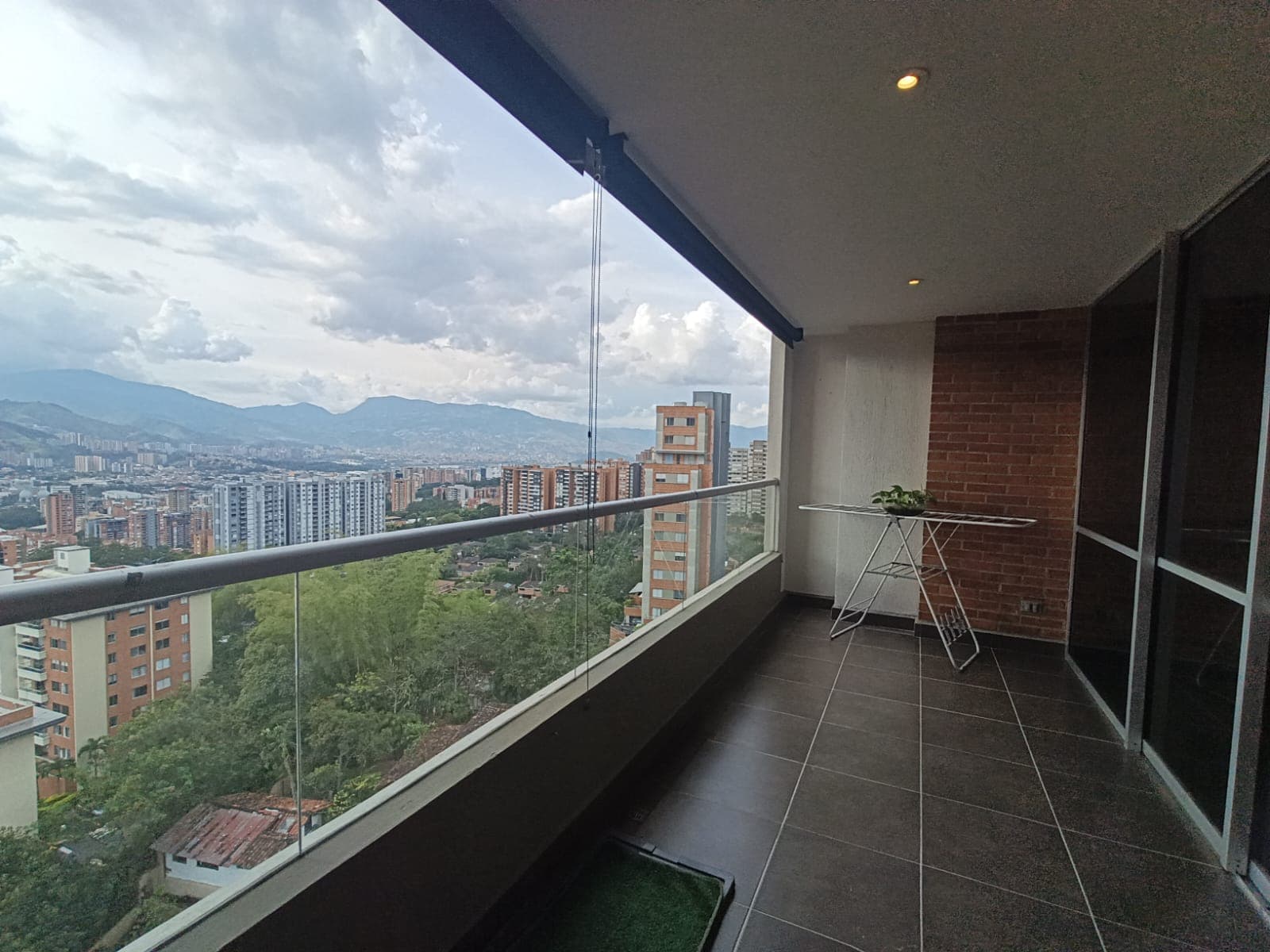 Apartamento en arriendo en Loma del Esmeraldal, Envigado — foto 3 de 19