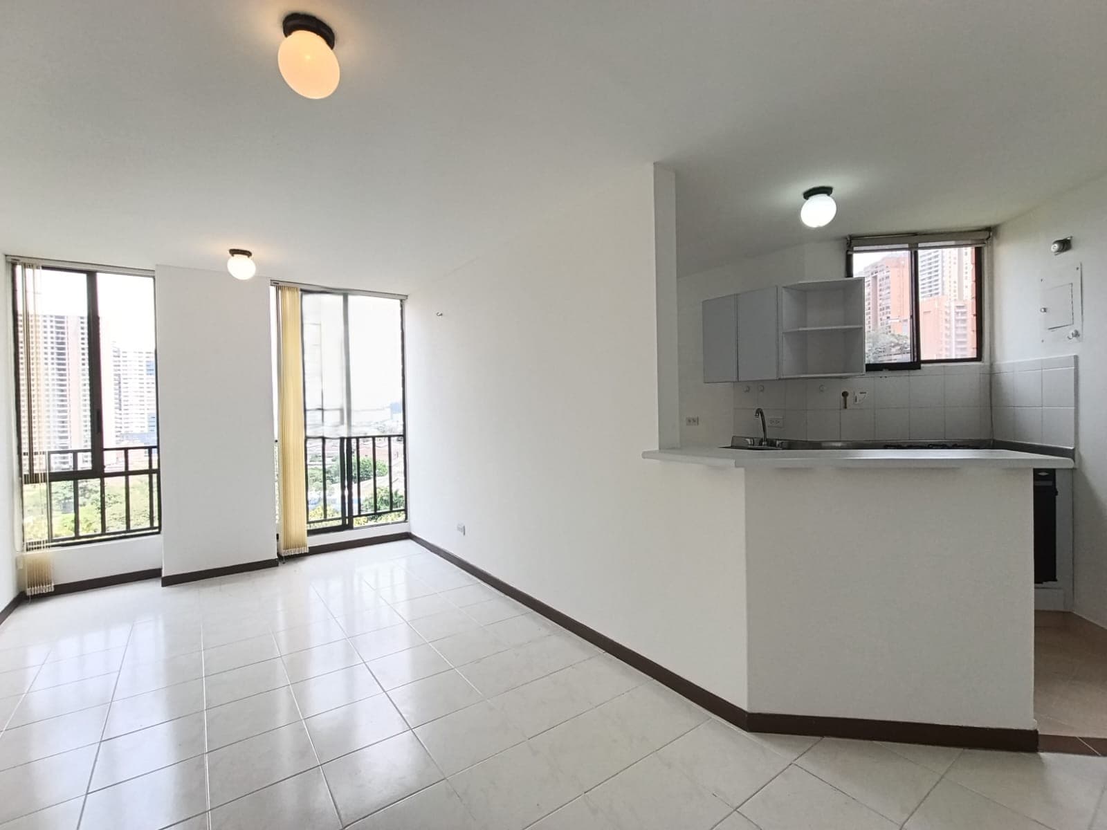 Apartamento en arriendo en Manila, El Poblado, Medellín — foto 1 de 12