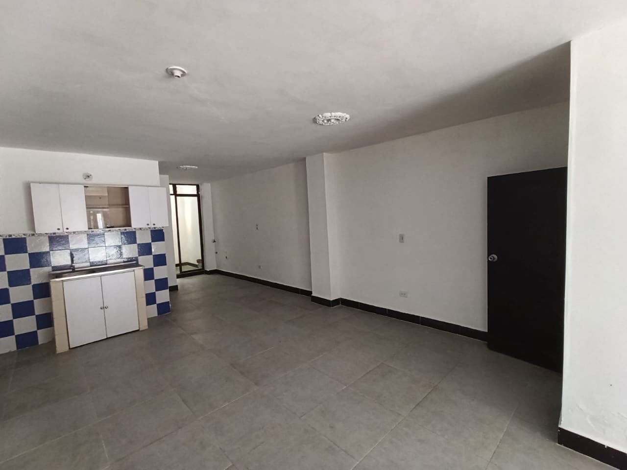 Local en arriendo en Manchester, Bello — foto 1 de 9