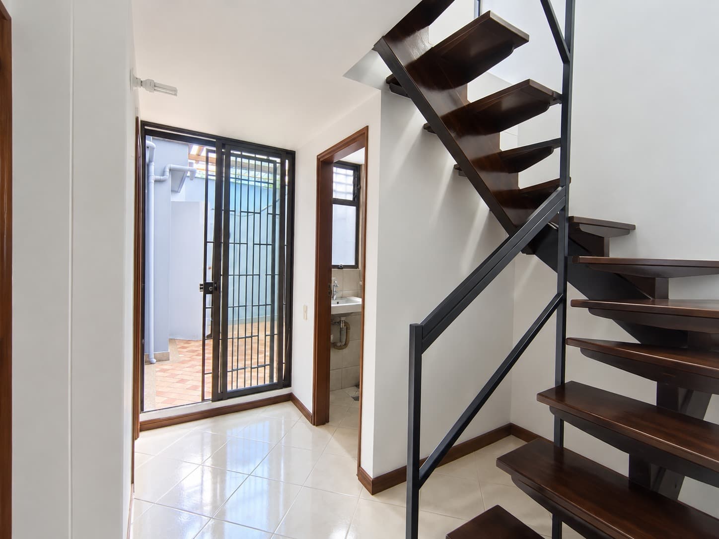 Apartaestudio en arriendo en Conquistadores, Laureles, Medellín — foto 4 de 14