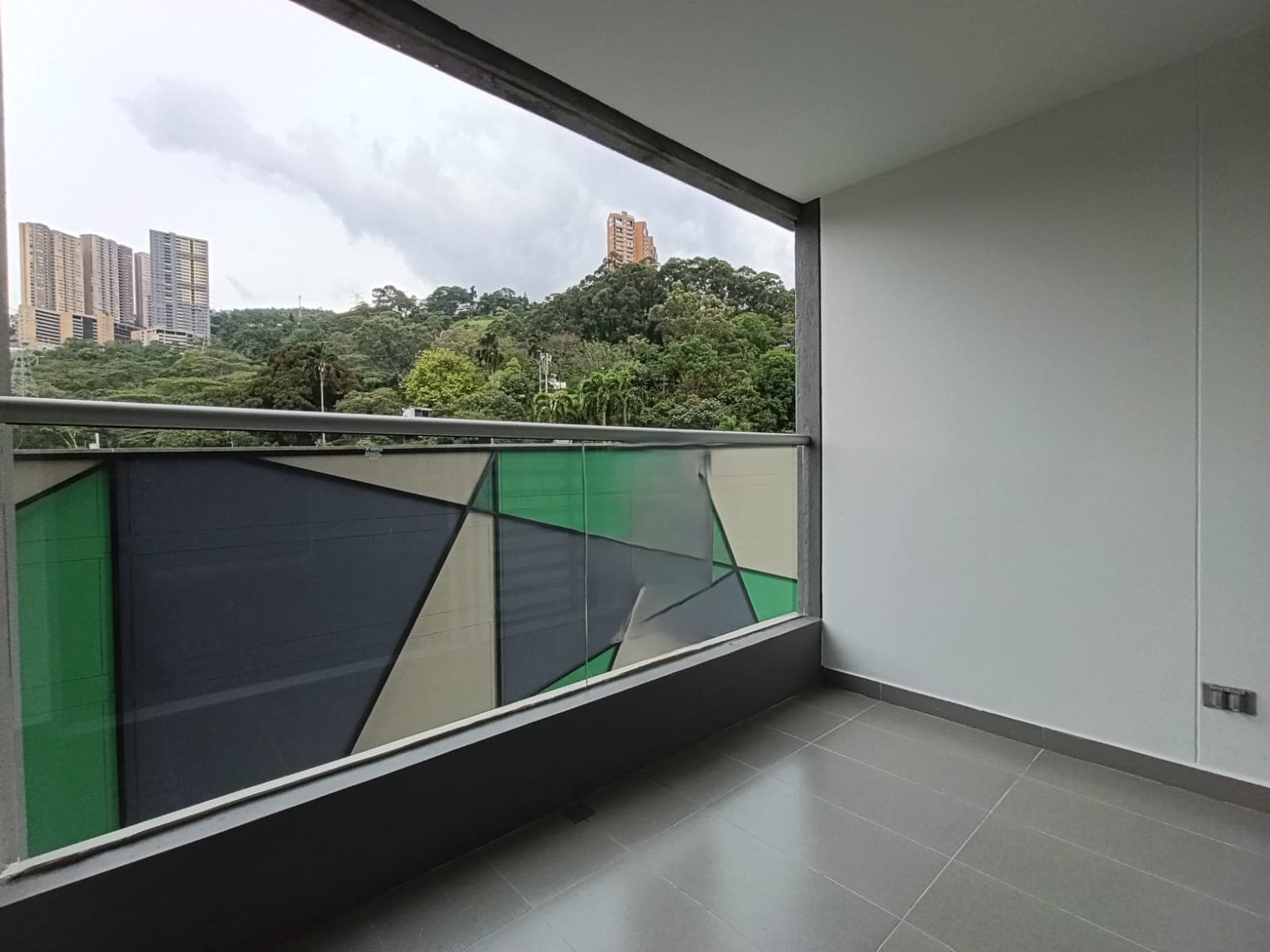 Apartamento en arriendo en Castropol, El Poblado, Medellín — foto 3 de 15