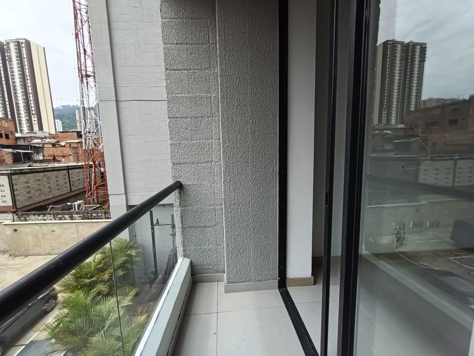 Apartaestudio en arriendo en Holanda, Sabaneta — foto 1 de 18