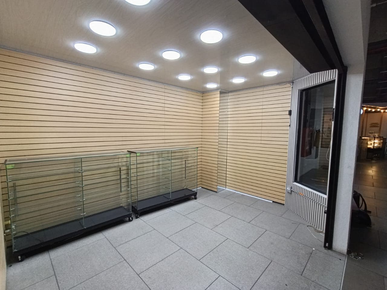 Local en arriendo en Aranjuez, Centro, Medellín — foto 1 de 10