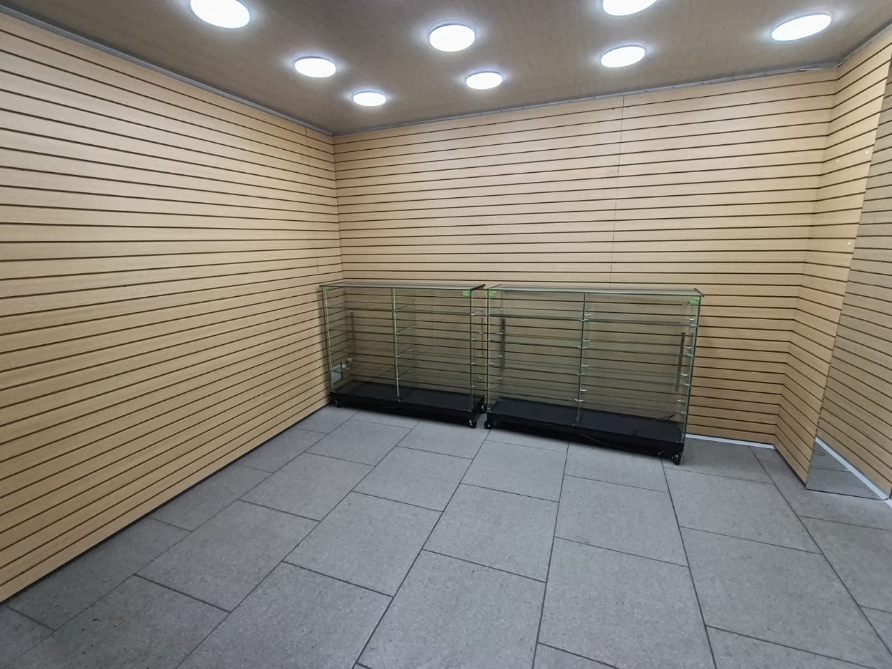 Local en arriendo en Aranjuez, Centro, Medellín — foto 2 de 10