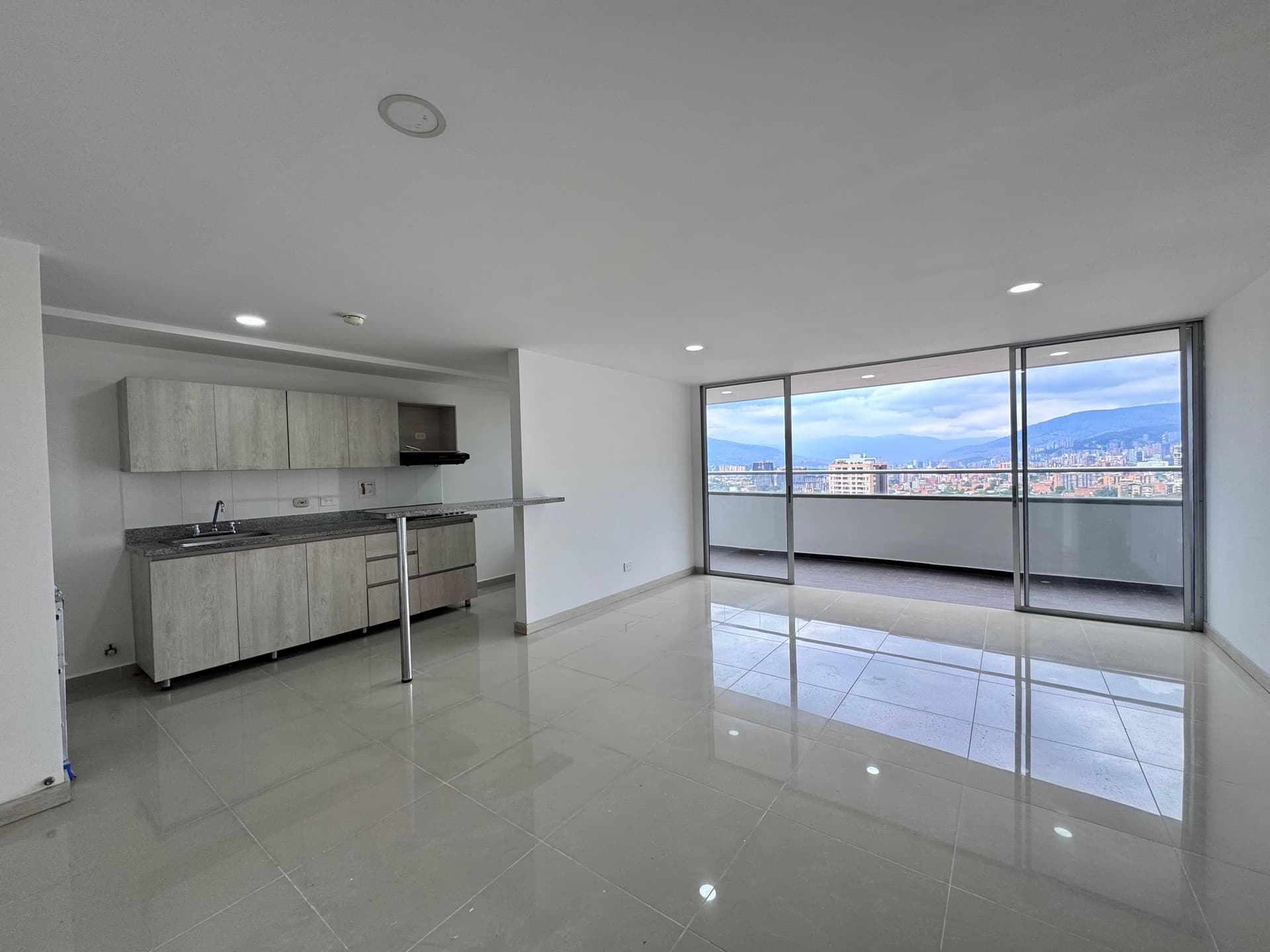 Apartamento en arriendo en La Paz, Envigado — foto 1 de 18