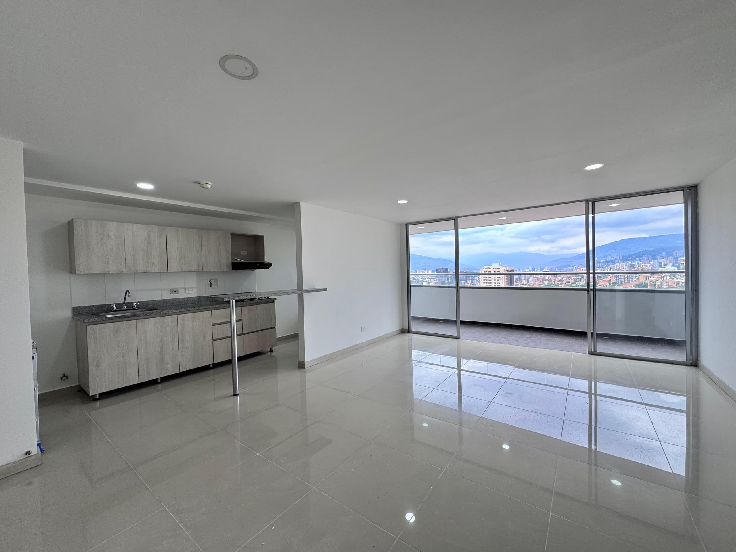 Apartamento en arriendo en La Paz, Envigado — foto 1 de 18
