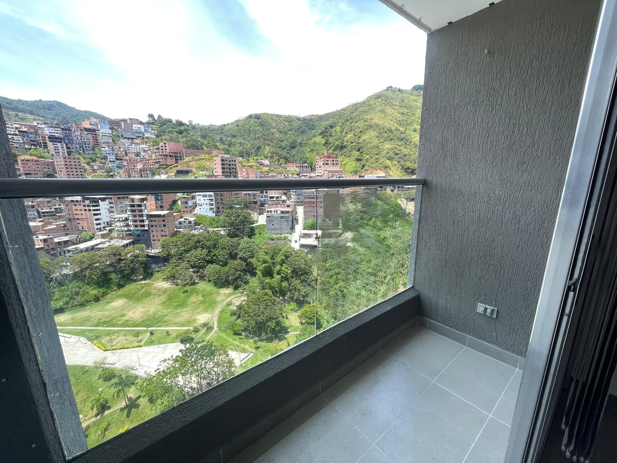Apartamento en arriendo en La Loma de los Bernal, Belen, Medellín — foto 4 de 17