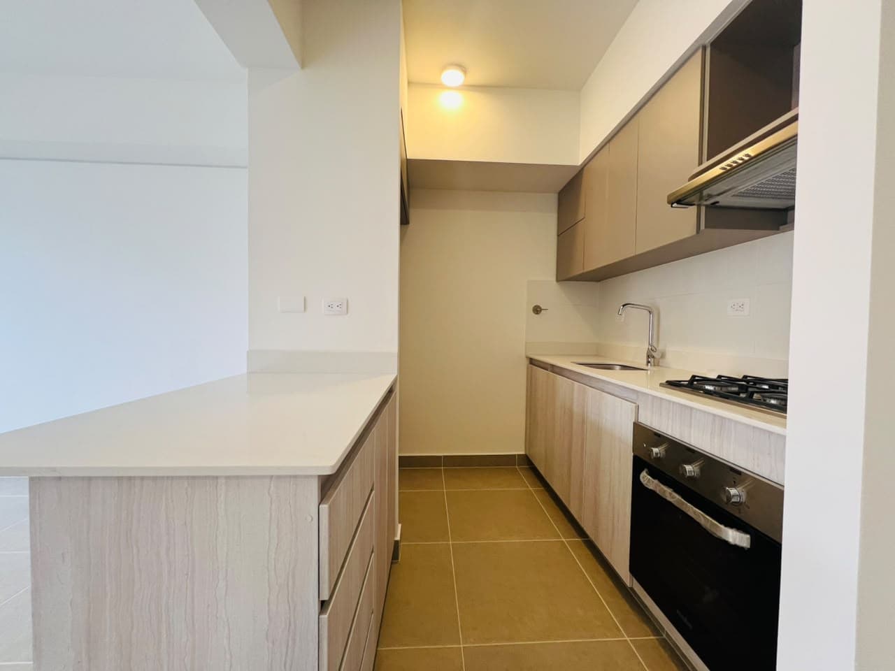Apartamento en arriendo en Ciudad del Rio, El Poblado, Medellín — foto 2 de 16