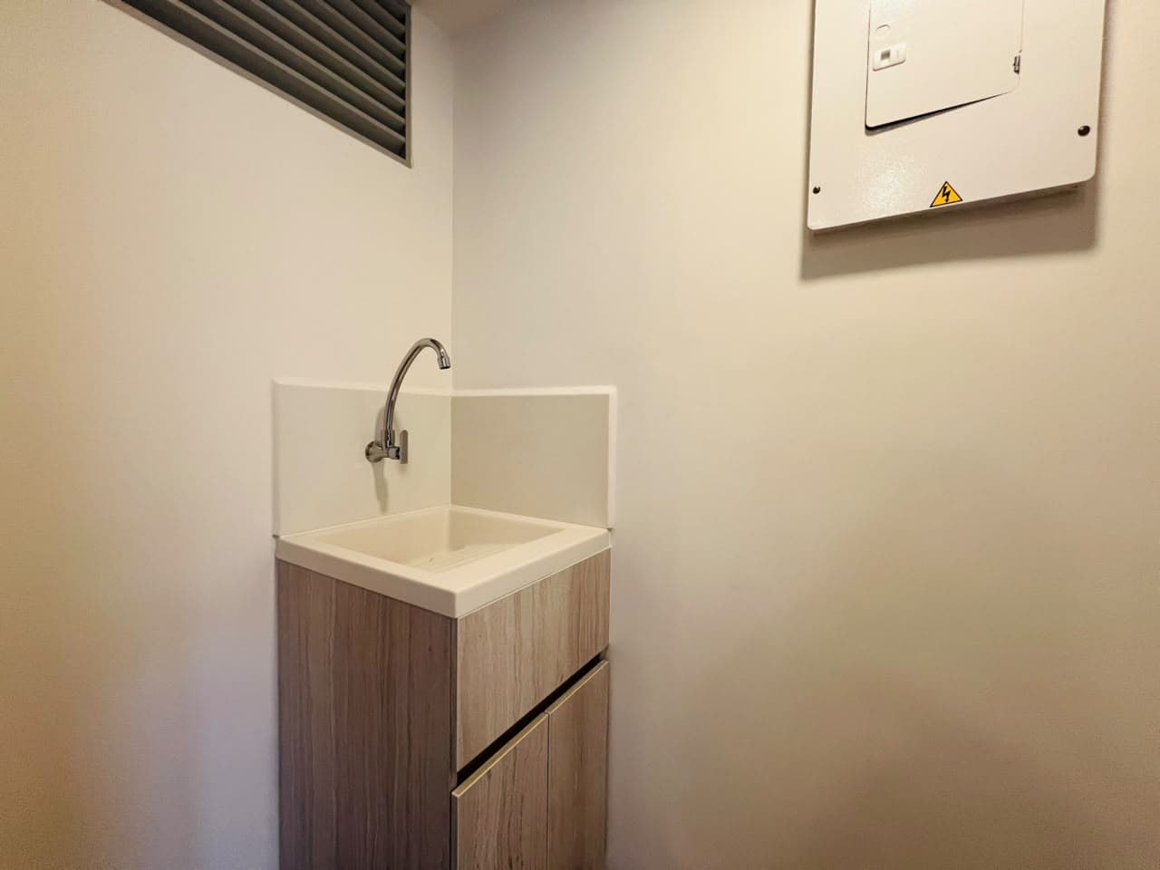Apartamento en arriendo en Ciudad del Rio, El Poblado, Medellín — foto 5 de 16