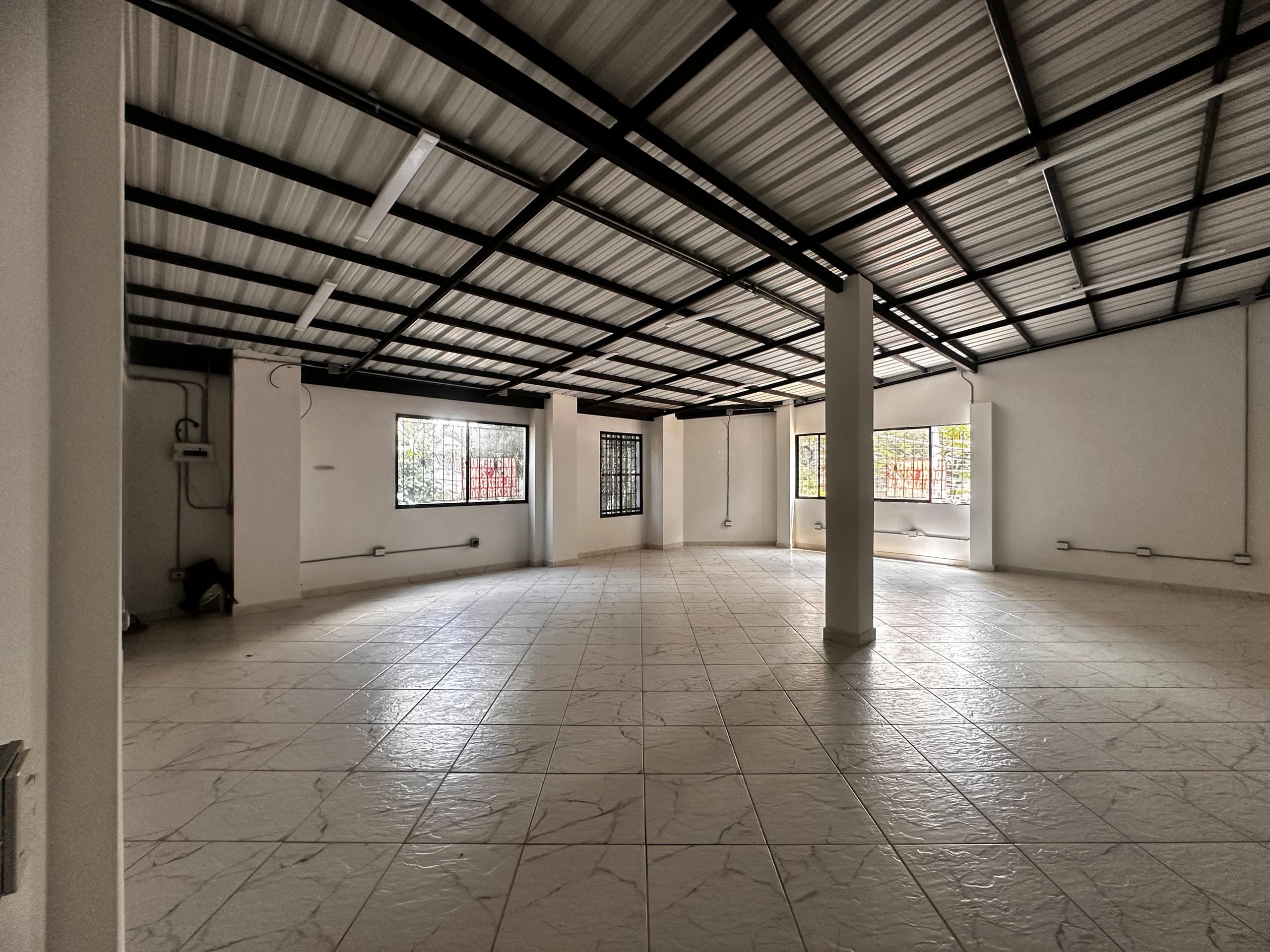Bodega en arriendo en El Chagualo, Centro, Medellín — foto 4 de 17