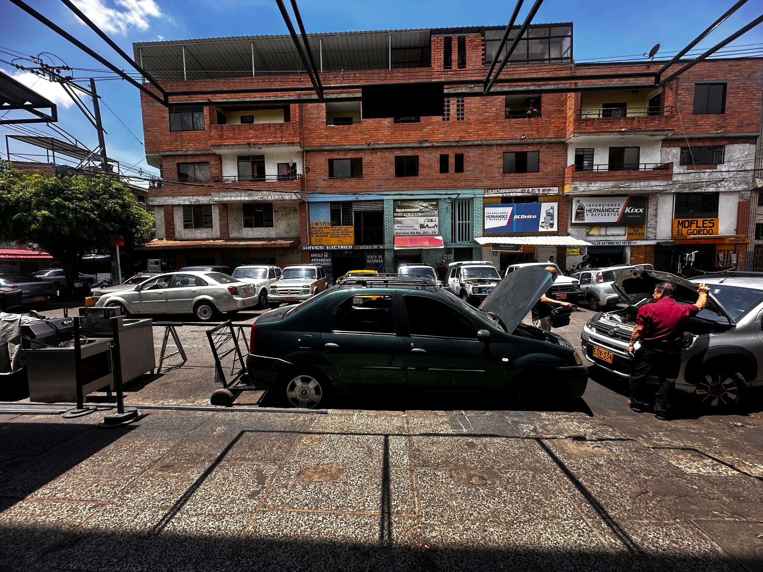 Local en arriendo en El Chagualo, Centro, Medellín — foto 1 de 12