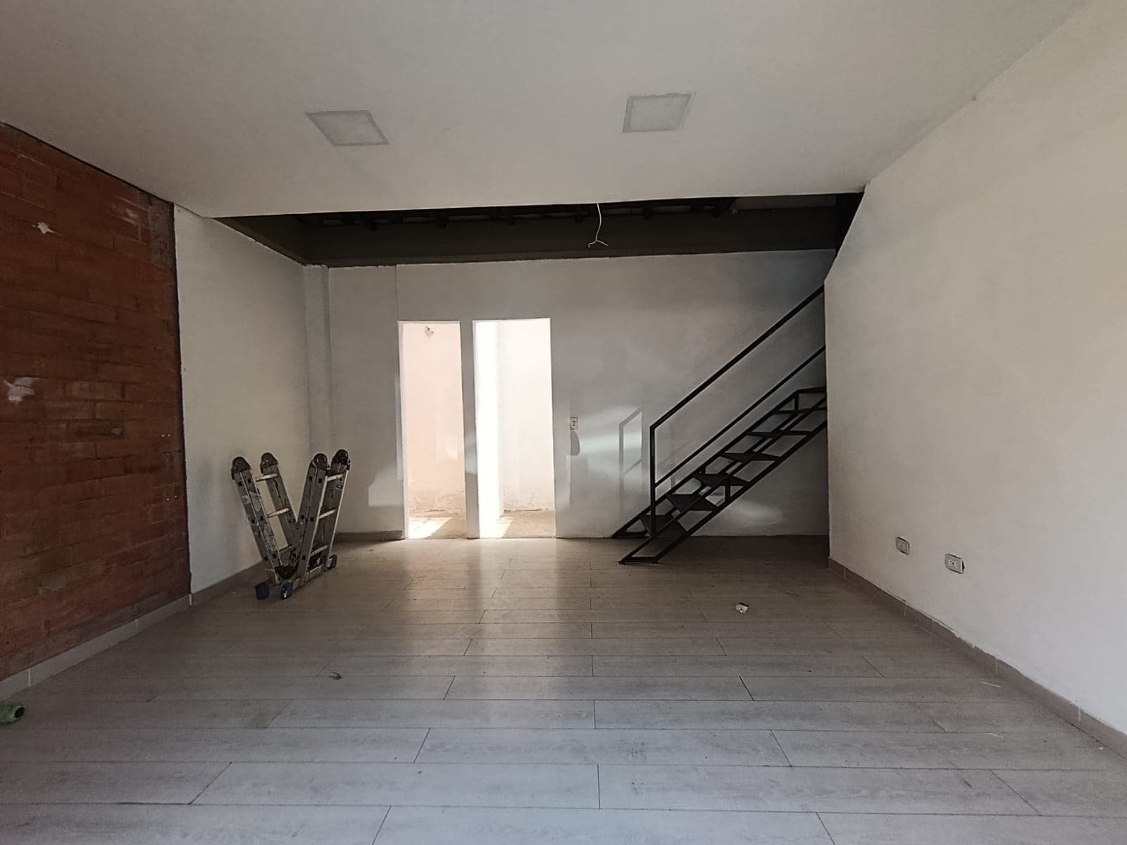 Local en arriendo en El Chagualo, Centro, Medellín — foto 2 de 12