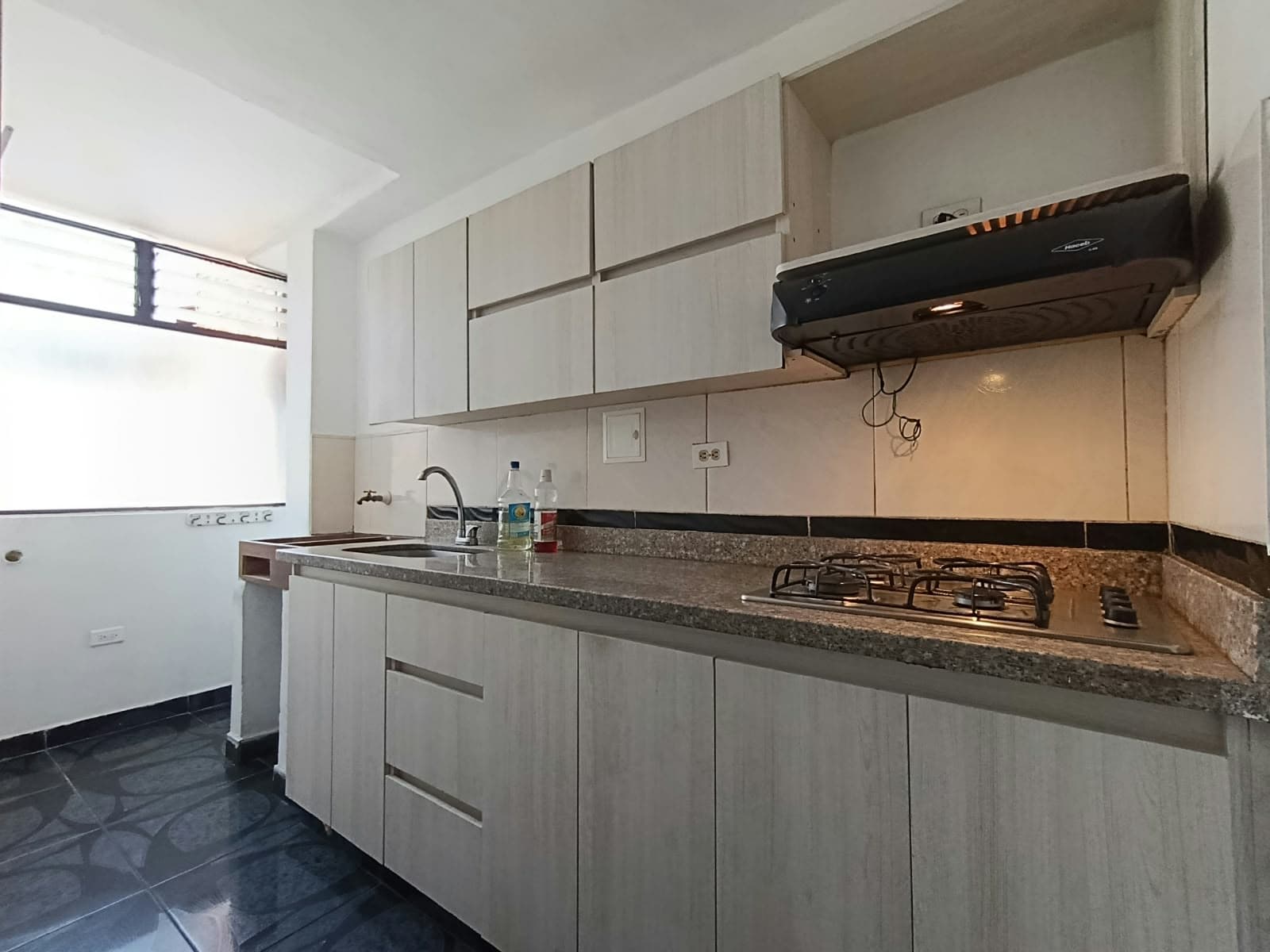 Apartamento en arriendo en Buenos Aires, Centro, Medellín — foto 1 de 14