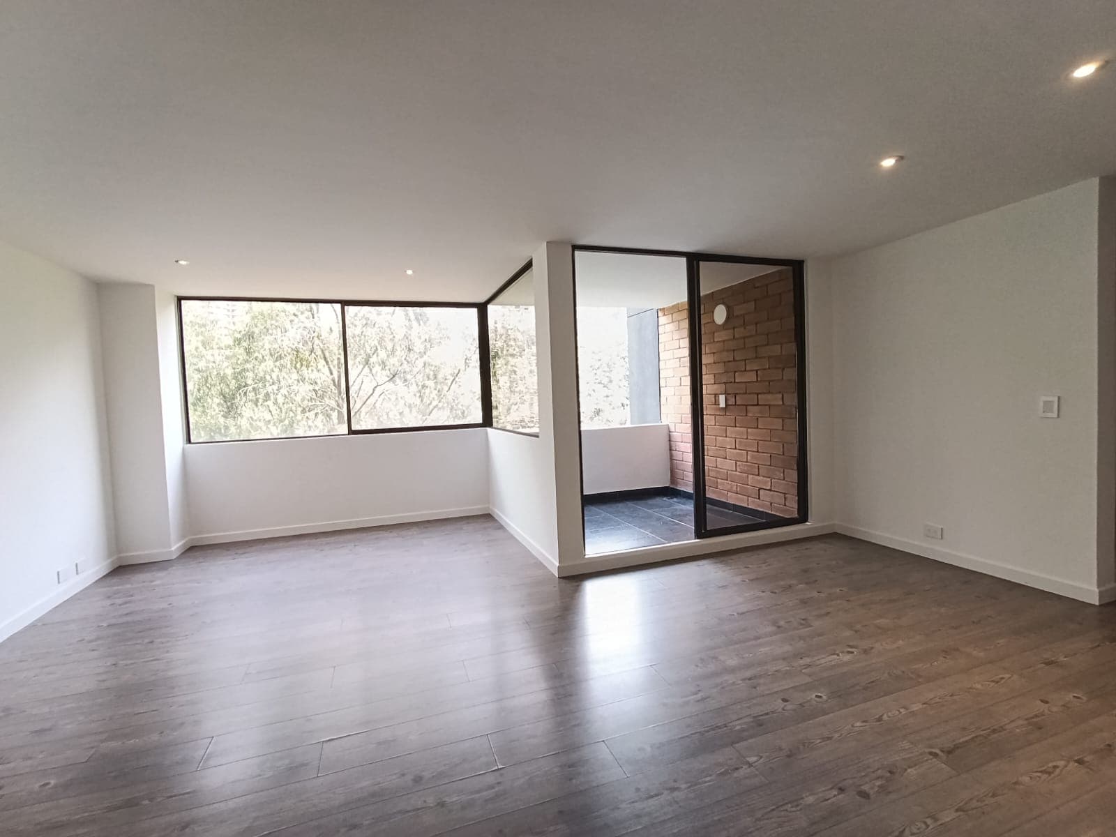 Apartamento en arriendo en Los Balsos, El Poblado, Medellín — foto 2 de 18