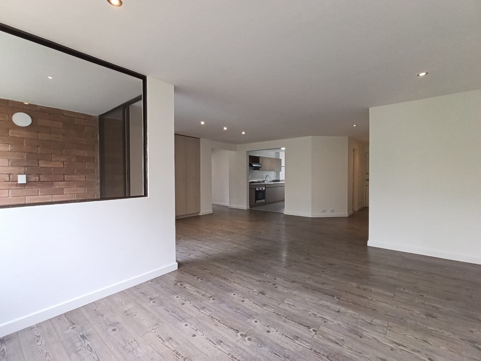 Apartamento en arriendo en Los Balsos, El Poblado, Medellín — foto 4 de 18