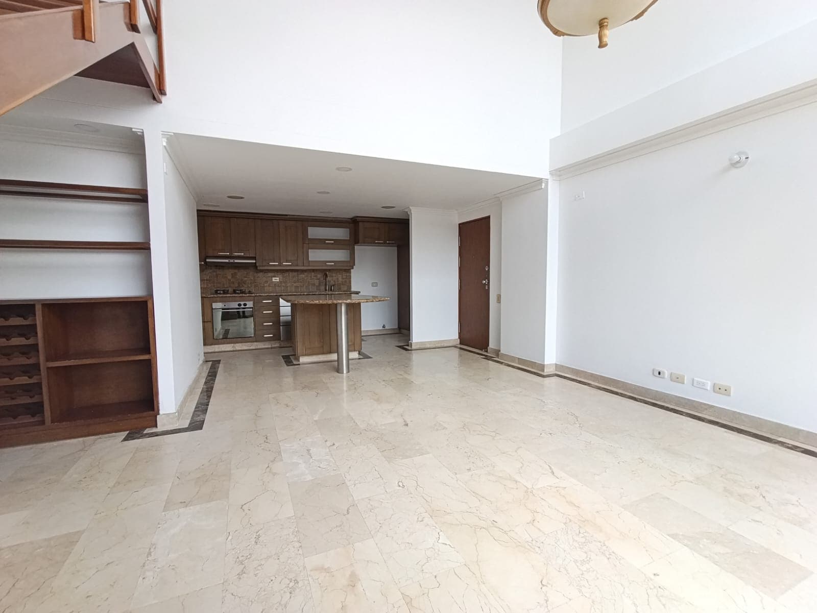 Apartamento en arriendo en Patio Bonito, El Poblado, Medellín — foto 2 de 17