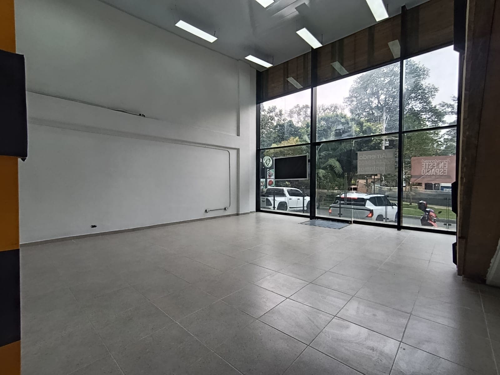 Local en arriendo en San Lucas, El Poblado, Medellín — foto 2 de 12