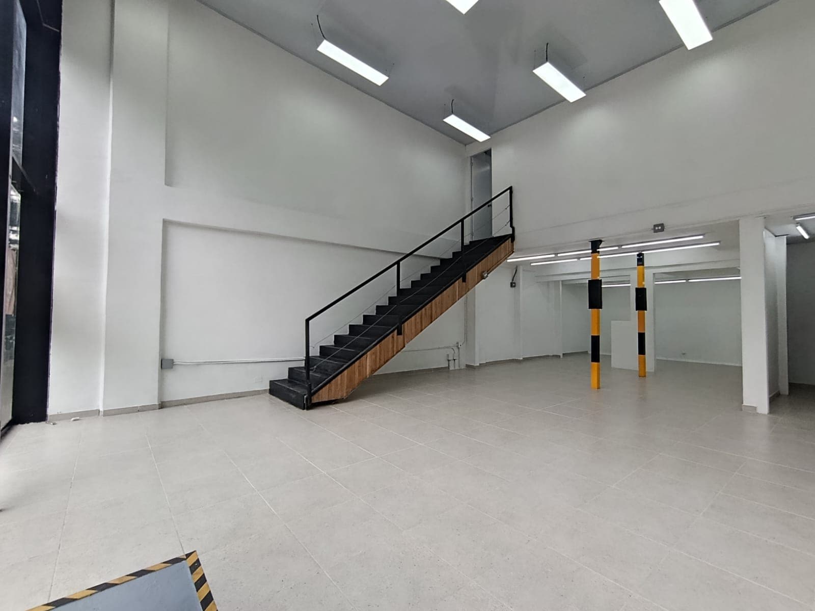 Local en arriendo en San Lucas, El Poblado, Medellín — foto 3 de 12
