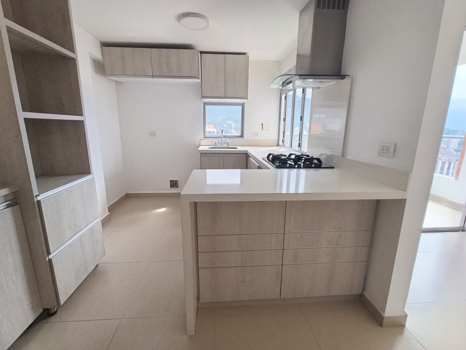 Apartamento en arriendo en Loma de las Brujas, Envigado — foto 2 de 16