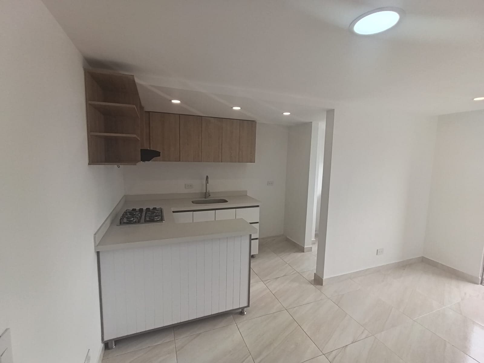 Apartamento en arriendo en Bucaros, Bello — foto 1 de 16