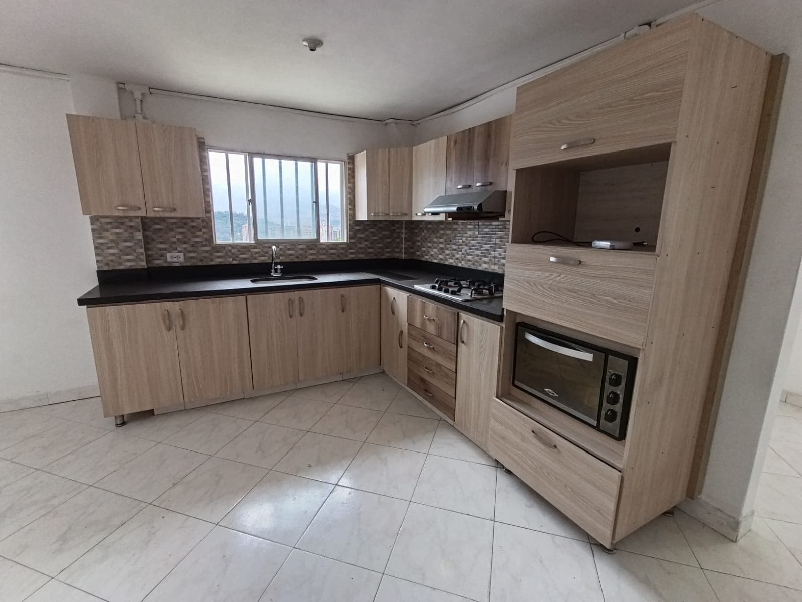 Casa en arriendo en Robledo, Medellín — foto 2 de 20