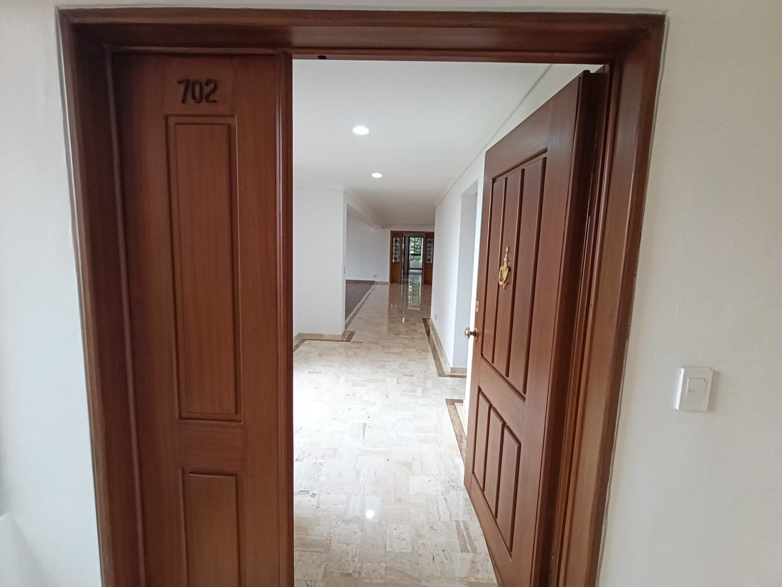 Apartamento en arriendo en Los Balsos, El Poblado, Medellín — foto 2 de 20