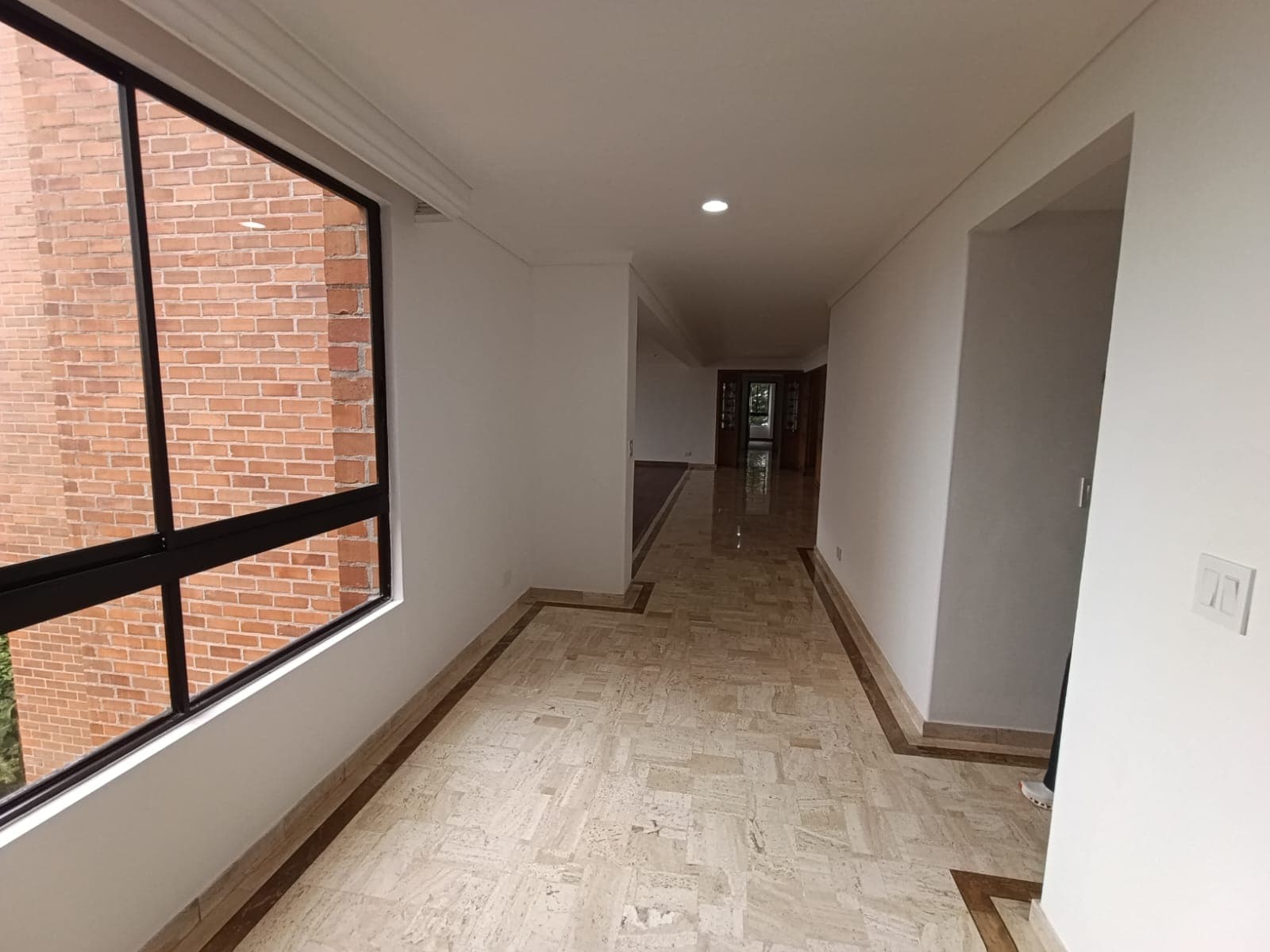 Apartamento en arriendo en Los Balsos, El Poblado, Medellín — foto 3 de 20